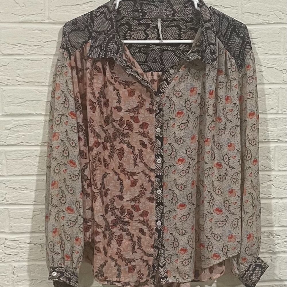 Free People Long Sleeve Button Down Blouse Size Small